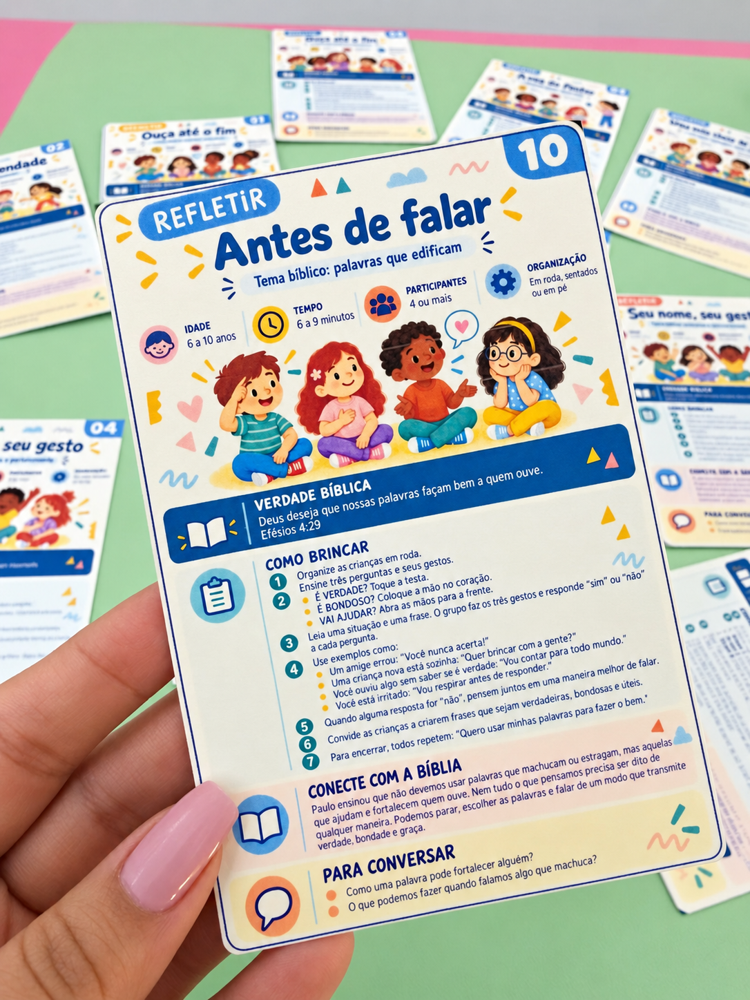 Carta Antes de falar segurada sobre outras cartas